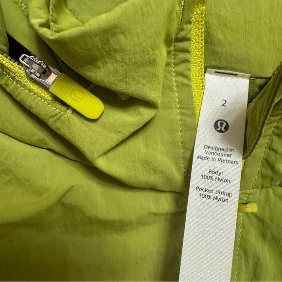 Lululemon sz 2 Lime Green Nylon Rain Jacket Amarillo Prescio Hooded Zip - Picture 4 of 7